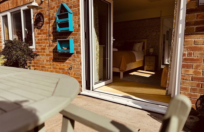 Luxury Adult-only 2-bedroom Bungalow With Hot Tub - Foto 27