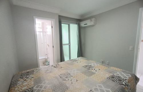 Apartamento Pé na Areia, Wi-Fi e Garagem Privativa início da Praia do Morro - Foto 5