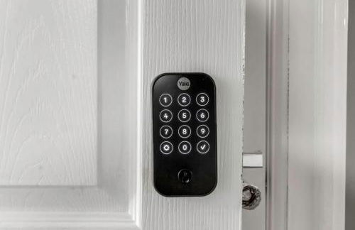 Family Fun Pool Central Airport - Photo 6