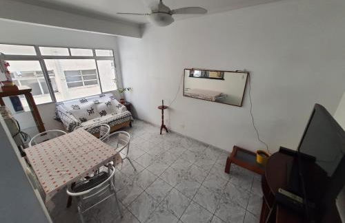 Apto frente à praia, aconchegante, vista lateral pro mar! - Foto 29