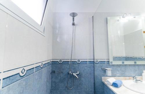 Vanda House com 2 Quartos Vista Mar e montanha no centro da Ilha - Foto 17