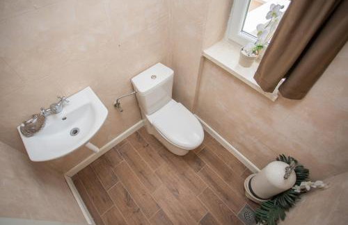 Captain's Attic - Photo 18