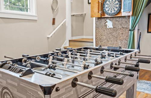 3BR Cozy Family Home with HotTub & Spacious Backyard - Foto 33