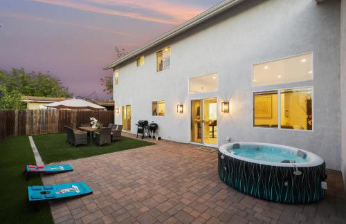 Entire Private Home with 3 Bedrooms 2 Bathrooms, with Garage, Gated Yard, King Bed House, Available Now - Foto 2