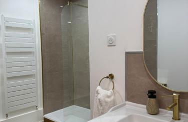 Suite EVASIO, au pied du château fort, parking privé - Foto 39