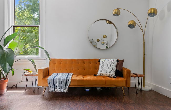 NEW Luxe Pet Friendly Free Parking Downtown - Foto 8