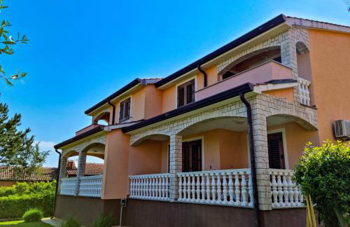 Juli No3 & No4 - Foto 1