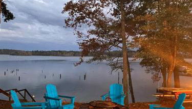 Rustic Waterfront Cabin on Toledo Bend Lake for an Unforgettable Getaway in Nature in Hemphill, Texas - Foto 2