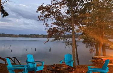 Rustic Waterfront Cabin on Toledo Bend Lake for an Unforgettable Getaway in Nature in Hemphill, Texas - Foto 2