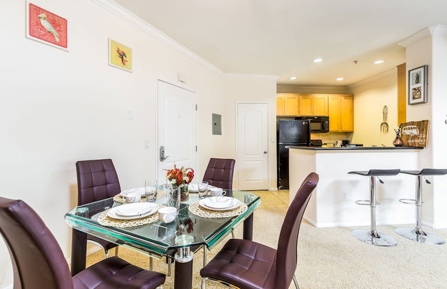 LAs Premier Apartments - Photo 16