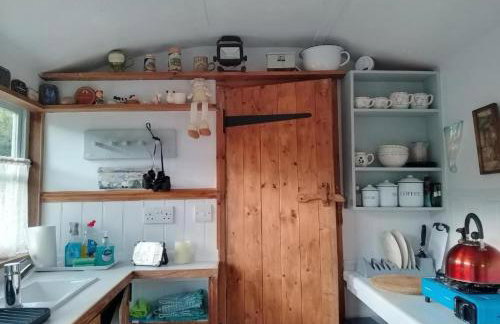 Hut - Sleeps 2 - Petworth House 10 minutes - Foto 4