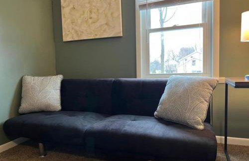 Charming 3 Bedroom Home 6 Beds Sleeps up to 12 - Foto 9