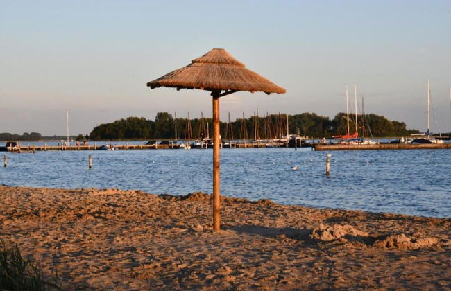 Exclusive Apartment on the Ground Floor Directly Located on the Water - Foto 54