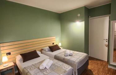 Bellagio Love apartment Pool Near lake Free parking - Foto 21