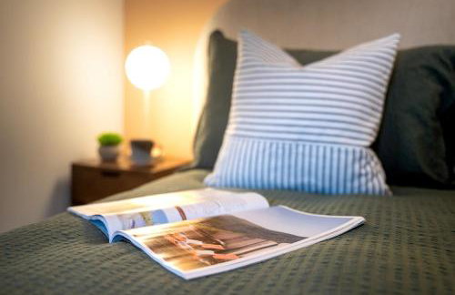 Ye Old Mill - Stylish cosy retreat with parking - Photo 2