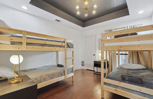 Best of Carrollton - Luxury Pool Hot tub Games - Foto 40