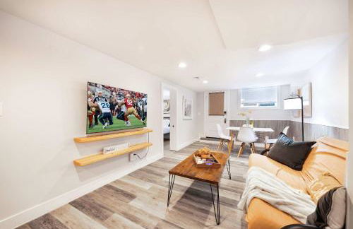 Pet Friendly 1BR Basement w Gym Near UW &Hospital - Photo 1