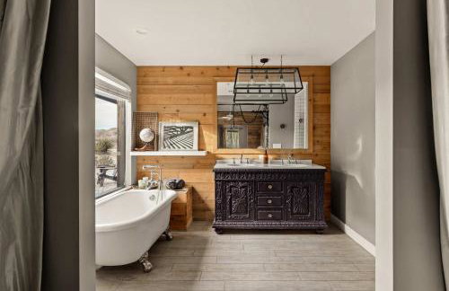 The Outlaw By The Cohost Company - Foto 51