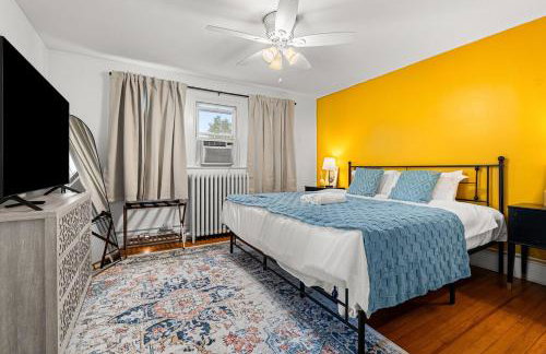 Charming 4BR Retreat in Arlington Sleeps 12 NearDC - Foto 36