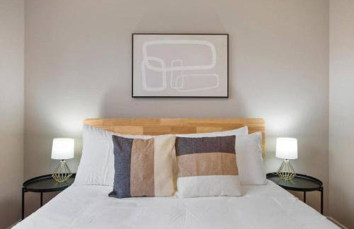 Perfect 3BR Apt in Chicago with WiFi & Laundry - Touhy 3N - Foto 11