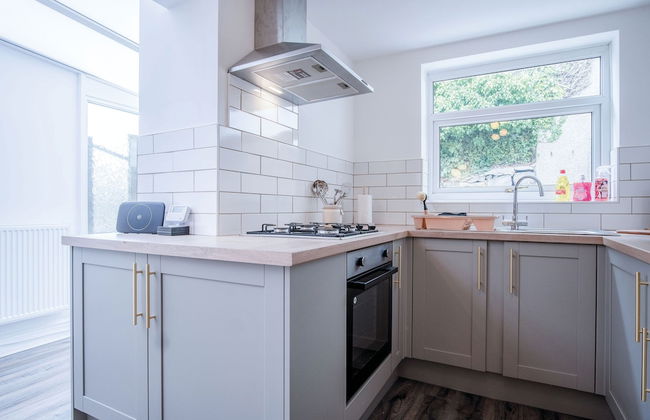 Castle Square - 2 Bedroom - Mumbles - Photo 16