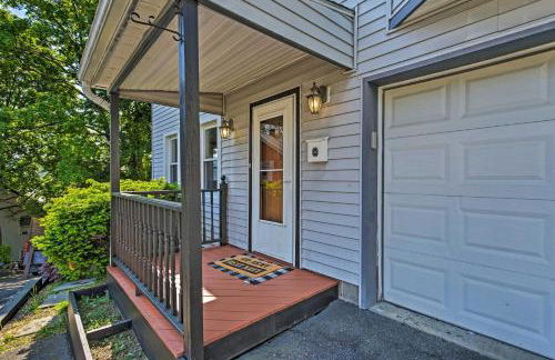 Updated Home with Patio Half Mile to West Point - Foto 27