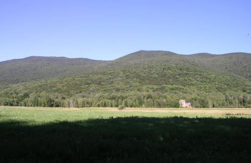 Meadow House Backcountry Residency - Foto 35