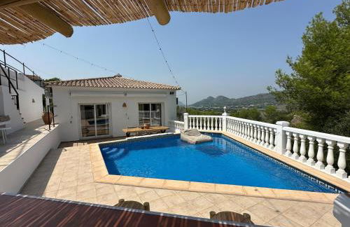 Beautiful villa with pool and stunning view - Foto 2
