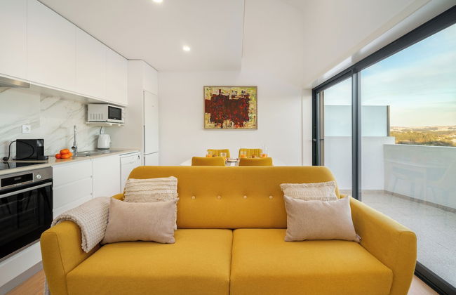 C312 Riverside View Premium Apartment w/ AC & Terrac - Foto 13