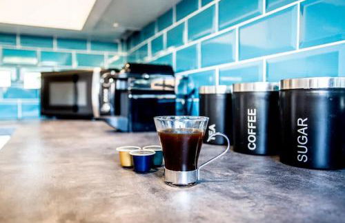 Halford House 3 Bed Town Centre Home from Home with Parking for 2 cars Prime Location Tamworth - Photo 33