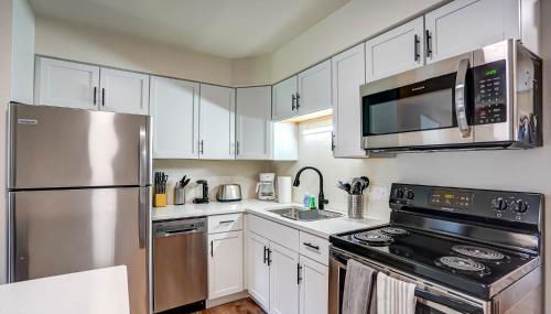 Pets Ok with Free parking and Dishwasher on Willy Street - Foto 1, stove, dishwasher, pet friendly, toaster