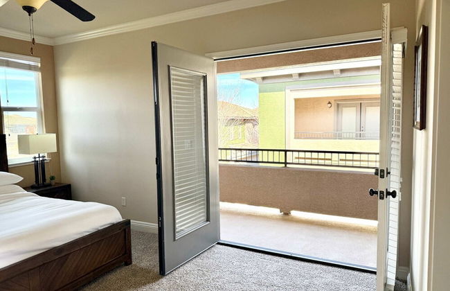 New Luxurious 1BR Apartment Heated Pool Spa Sauna - Photo 6