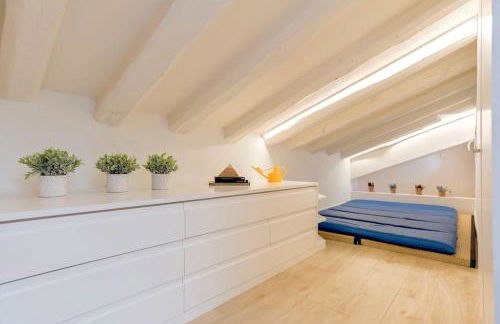 Location Location Location F42 - Photo 3