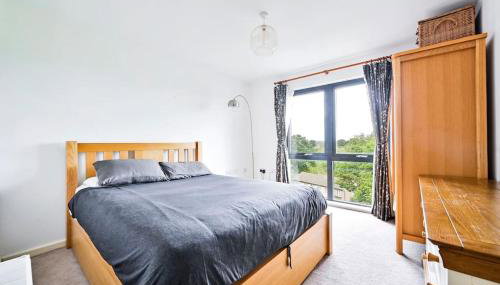 Stylish 2 bed 2 bath apt in Wembley - Foto 2