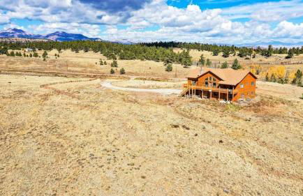 New! Beautiful, Spacious Modern Home on a Large Acreage - Peaks & Prairies Retreat - Foto 9