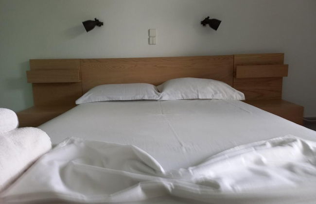 Kinetious Nisous in Kineta - Foto 13