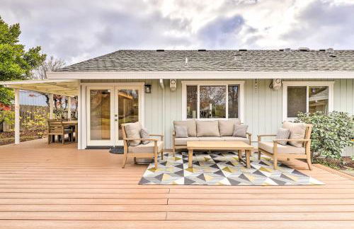 Peaceful Windsor Retreat with Private Hot Tub! - Foto 26