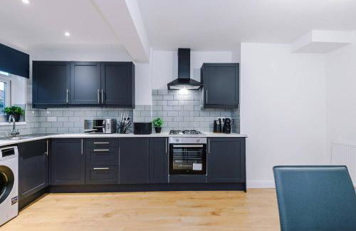 Comfy 3-BR Wirral Home | Free Parking & Wi-Fi - Foto 76