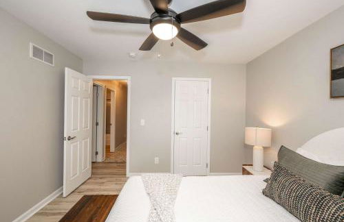 Poolside Paradise Near the Ark - Foto 80