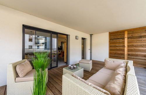 Les Balcons de la Suite - coeur de village, terrasse - Photo 1