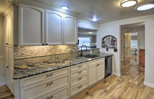 Breathtaking Port Ludlow Home with Deck and Yard - Foto 12