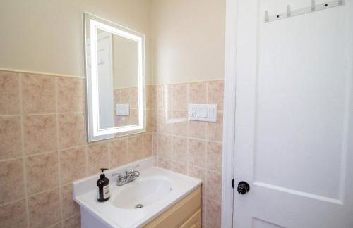 Cozy Theatre & Office Brooklyn Stay - Foto 33