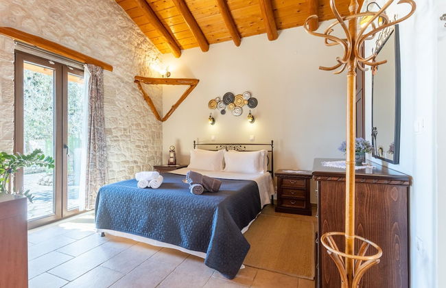 Villa Nionios Large Private Pool Walk to Beach Sea Views A C Wifi - 1033 - Foto 32