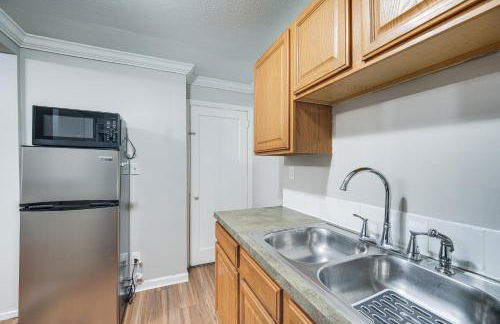 2 Mi to Lake Erie Home with Yard in Euclid! - Foto 14