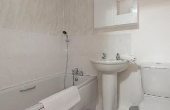 Thinford View 4 bed, 2bath, Parking, Garage - Foto 9