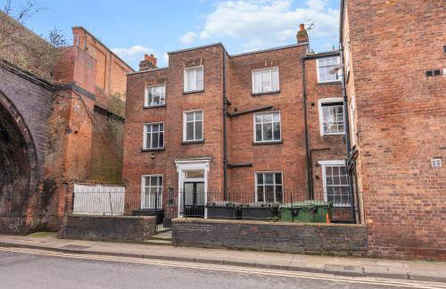 6 BR 4 Bath Central Worcester Sleeps 12 - Foto 18