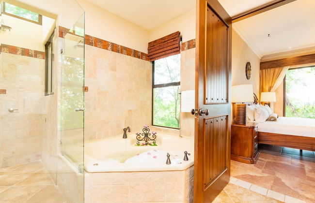 Hacienda-style Villa With Pool and Sweeping Ocean Views Above Potrero - Photo 28