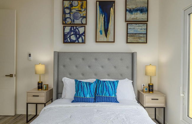 NEW 2BR Condo in of Palm Beach Walk 2 Beach - Foto 3