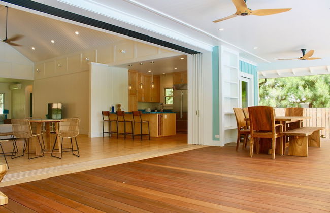 Gorgeous Renovated 1937 Plantation Style Beach House 50 Steps To The Center Of The Beach 5 Bedroom Home by RedAwning - Foto 30