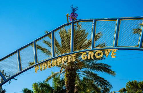 3BR 2BA Heated Pool Home Pool Table Great Location - Foto 41